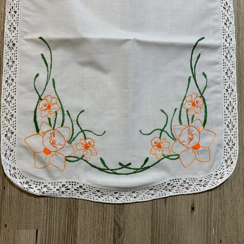 Vintage Hand Embroidered Table Runner Topper Floral‎ Daffodil Easter 43x17